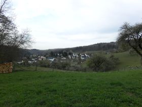 Blick auf Hochstädten oberhalb vom Malchenweg.JPG